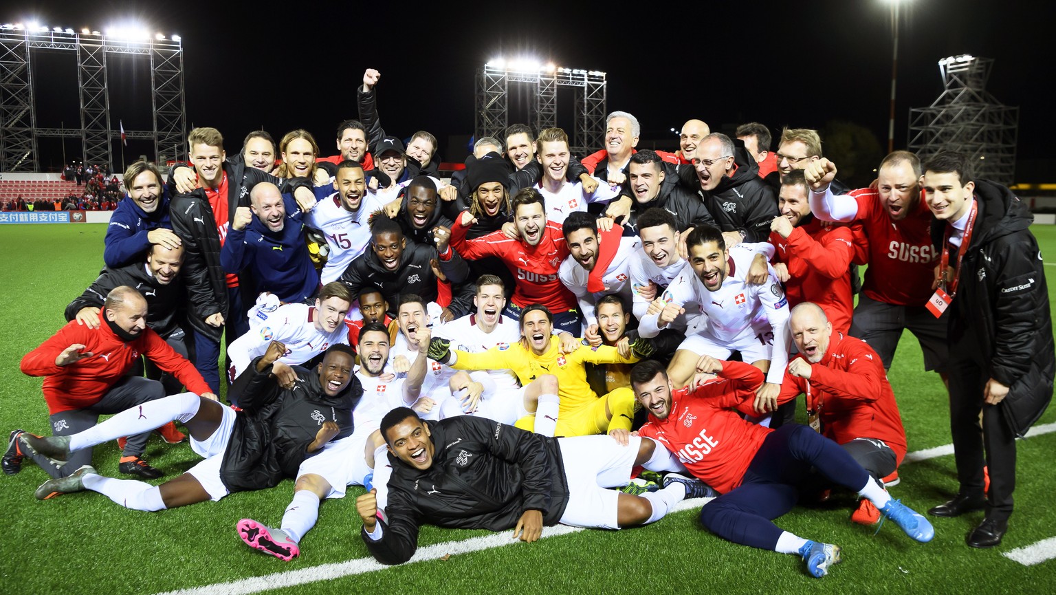 epa08007122 Players of Switzerland celebrate after the UEFA EURO 2020 qualifying group D soccer match between Gibraltar and Switzerland at the Victoria Stadium in Gibraltar, 18 November 2019. EPA/ANTH ...