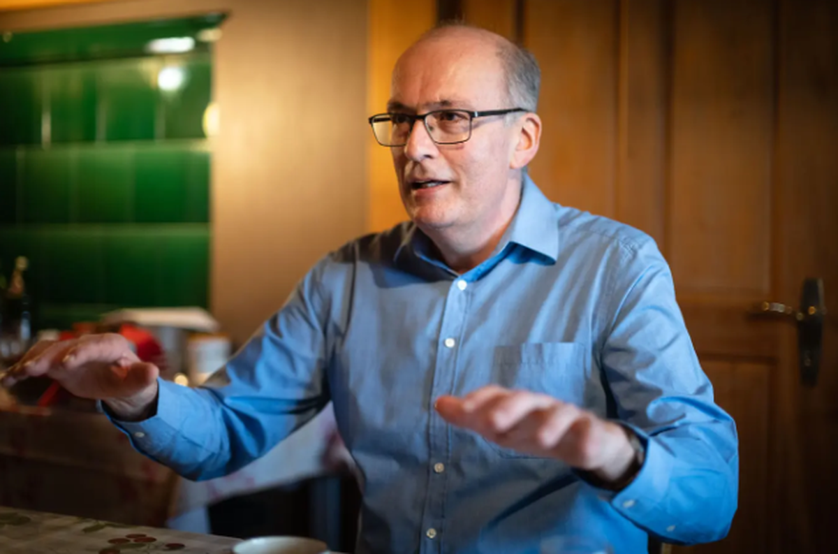 Markus Ritter beim Interview in der Stube seines fast 400-jährigen Bauernhauses.