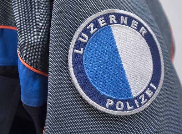 Anhänger des Berner Fussball-Clubs Young Boys lieferten sich nach dem Spiel gegen den FC Luzern im Luzerner Bahnhof Scharmützel mit der Polizei. (Symbolbild)