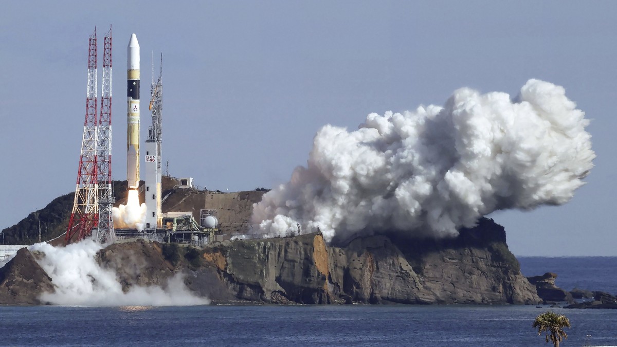 To the moon: Japan makes a new attempt Russia fires at marketplace: 16 dead, including child + London wants to ban Wagner