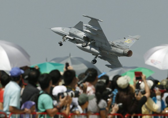 Auch das Schweizer Publikum soll staunen. Im Bild: Gripen-Flugshow in Bangkok.