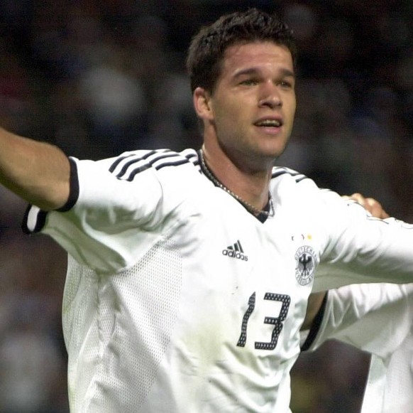 Bildnummer: 01032131 Datum: 01.06.2002 Copyright: imago/Sven Simon
Michael Ballack (li.) und Miroslav Klose (beide Deutschland) - Torjubel; Nationaltrikot, Vdig, quer, Jubel, jubeln Weltmeisterschaft ...