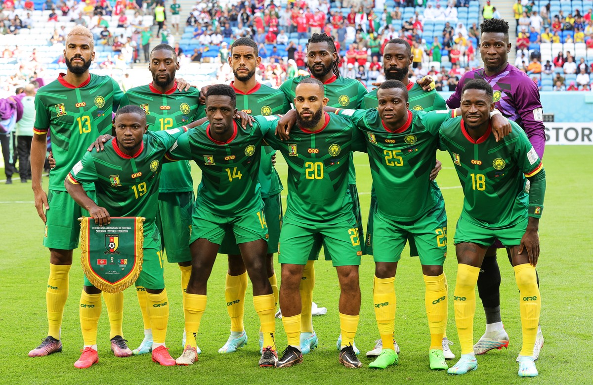 epa10324325 Players of Cameroon line up for the FIFA World Cup 2022 group G soccer match between Switzerland and Cameroon at Al Janoub Stadium in Al Wakrah, Qatar, 24 November 2022. EPA/Abir Sultan