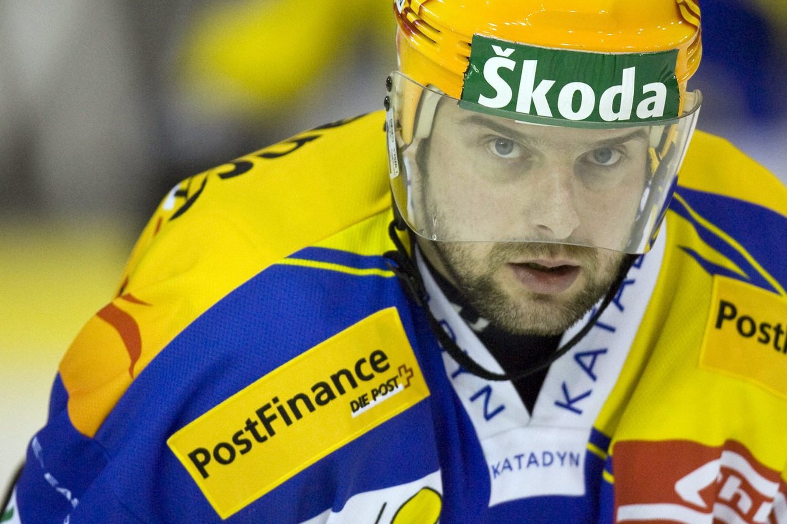 Der Davoser Top Scorer Michel Riesen beim Playoff Viertelfinal Eishockeyspiel der National League A zwischen dem HC Davos und dem HC Lugano, am Samstag, 7. Maerz 2009, in der Vaillant Arena in Davos.  ...