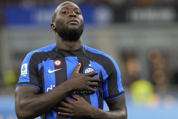 Inter Milan&#039;s Romelu Lukaku reacts during a Serie A soccer match between Inter Milan and Spezia at the San Siro stadium in Milan, Italy, Saturday, Aug.20, 2022. (AP Photo/Luca Bruno)