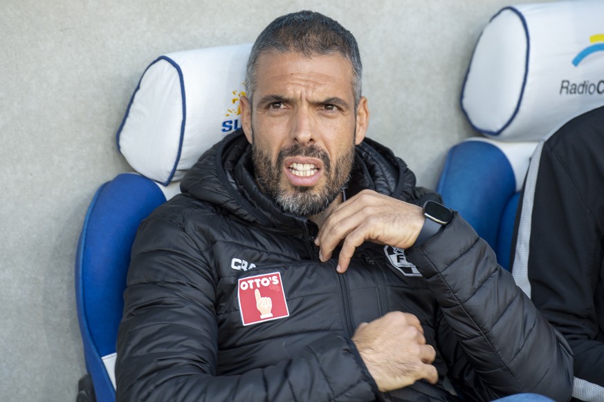 Luzerns Cheftrainer Fabio Celestini waehrend dem Super League Meisterschaftsspiel zwischen dem FC Luzern und dem FC St. Gallen, am Sonntag, 24. Oktober 2021 in Luzern. (KEYSTONE/Marcel Bieri)