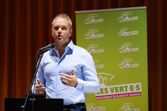 Raphael Mahaim, candidat, parle lors de l&#039;assemblee generale extraordinaire des Vert