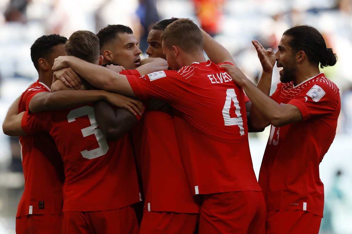 epa10324545 Players of Switzerland celebrate the 1-0 during the FIFA World Cup 2022 group G soccer match between Switzerland and Cameroon at Al Janoub Stadium in Al Wakrah, Qatar, 24 November 2022. EP ...