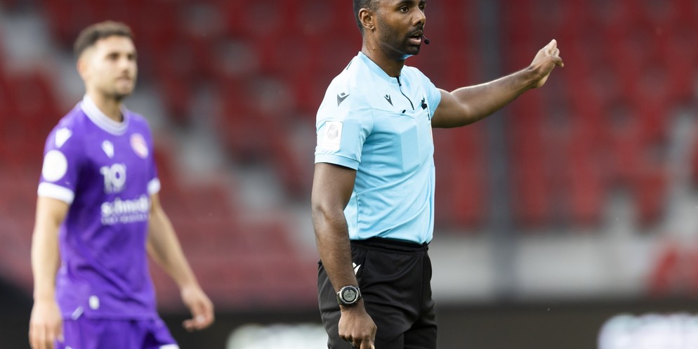 Anojen Kanagasingam leitet seit 2022 Spiele in der Super League.