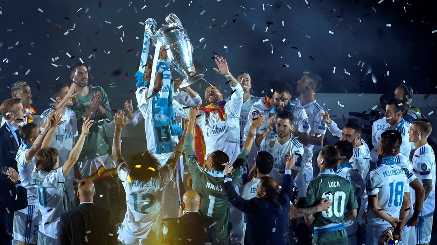 epa06767836 Real Madrid&#039;s players celebrate at Santiago Benabeu stadium at UEFA Champions League title in Madrid, Spain, 27 May 2018. Real Madrid defeated 3-1 Liverpool in the UEFA Champions Leag ...