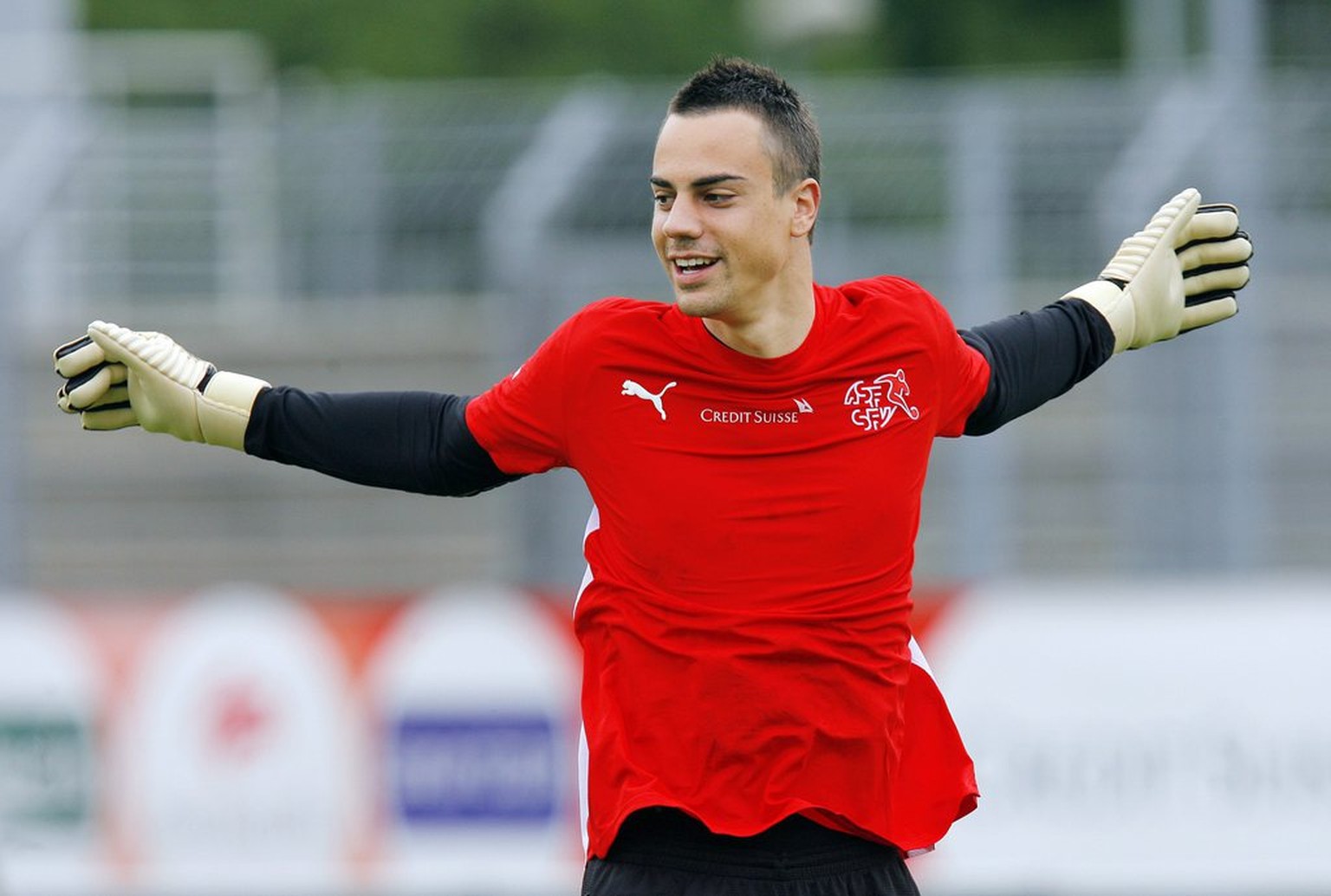 Auf die Heim-EM 2008 hin wird Benaglio von Nati-Trainer Köbi Kuhn zur Nummer 1 befördert. &nbsp;