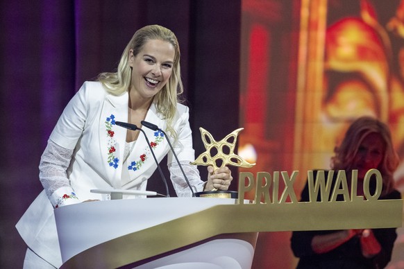Linda Faeh gewinnt den Prix Walo in der Kategorie Schlager an der 50. Verleihung des Prix Walo im Kongresshaus in Zuerich am Samstag, 2. Mai 2026. (KEYSTONE/Urs Flueeler)