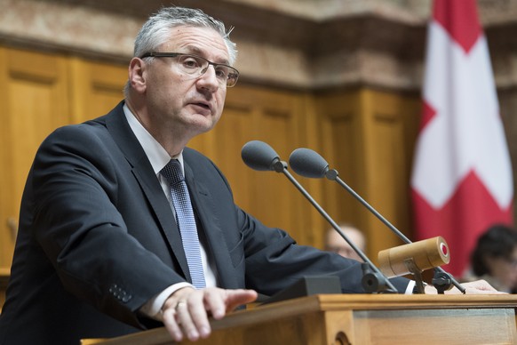 Andreas Glarner, SVP-AG, spricht an der Herbstsession der Eidgenoessischen Raete, am Mittwoch, 14. September 2016, im Nationalrat in Bern. (KEYSTONE/Anthony Anex)