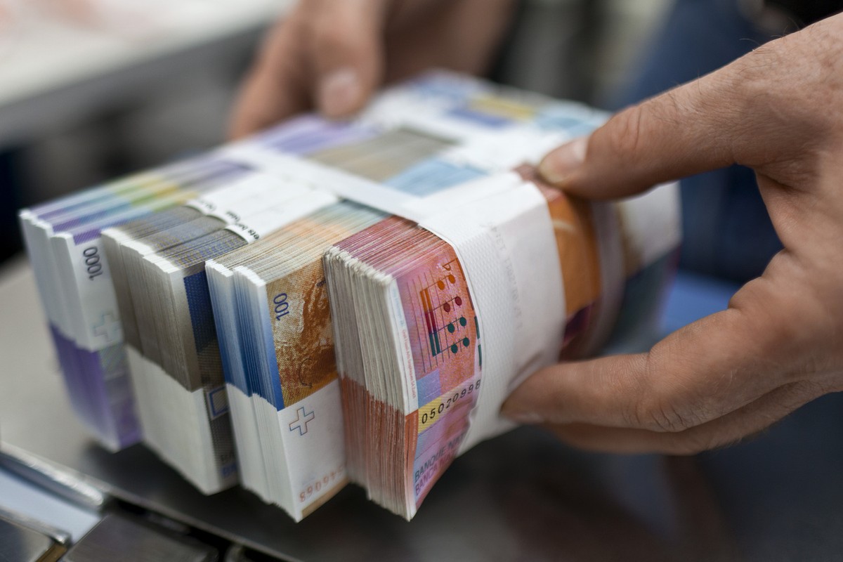 Bundles of bank notes at the Canton Bank of Zurich ZKB in Zurich, Switzerland, pictured on August 8, 2011. (KEYSTONE/Martin Ruetschi) 

Banknoten in der Zuercher Kantonalbank in Zuerich, aufgenommen a ...