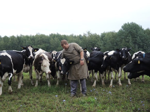 Trotz allen MÃ¼hen gefÃ¤llt es den Schweizer Bauern auf ihrem Hof in Russland.Â