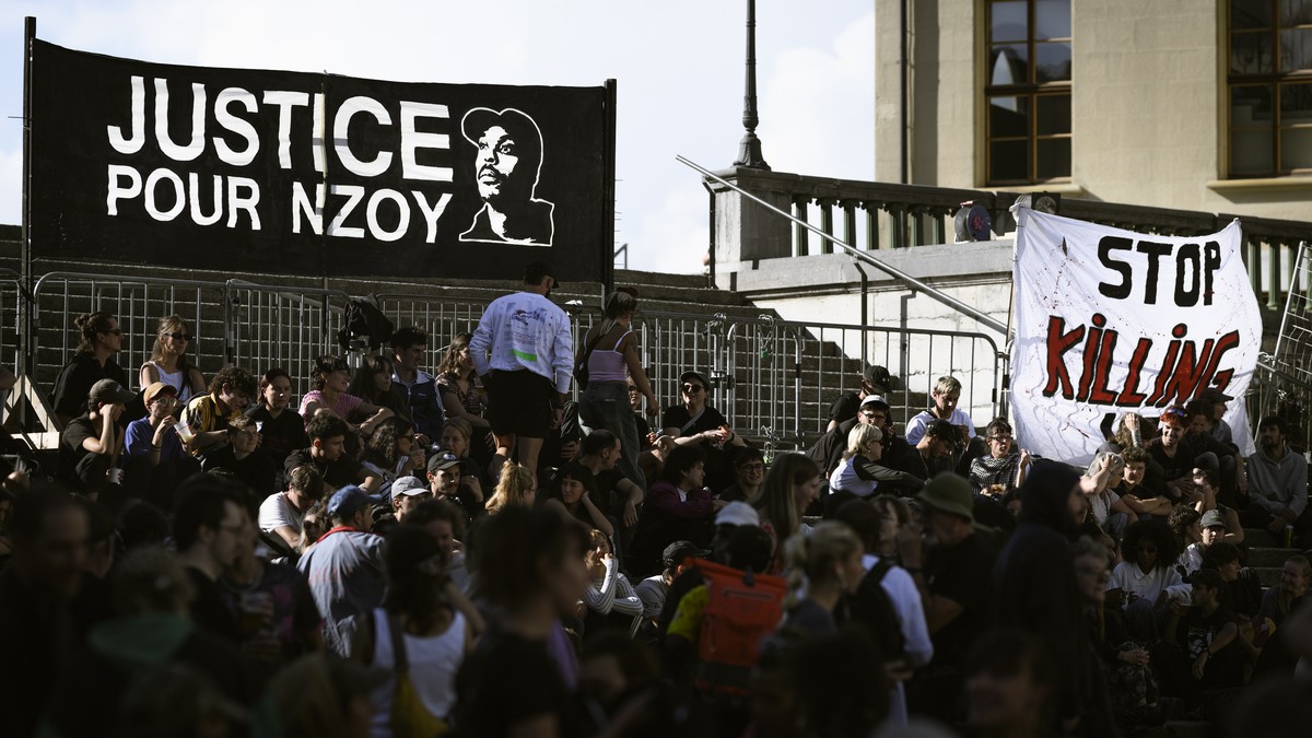 Hunderte versammeln sich in Lausanne am Jahrestag von «Nzoys» Tod