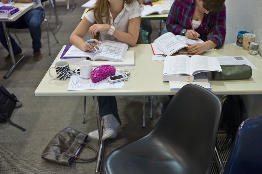 Ana Lominadze and Ketevan Babuhashvili take notes during a lecture by Christa Tobler at the Europainstitut in Basel, Switzerland, pictured on April, 4, 2011. The Europainstitute of the University of B ...