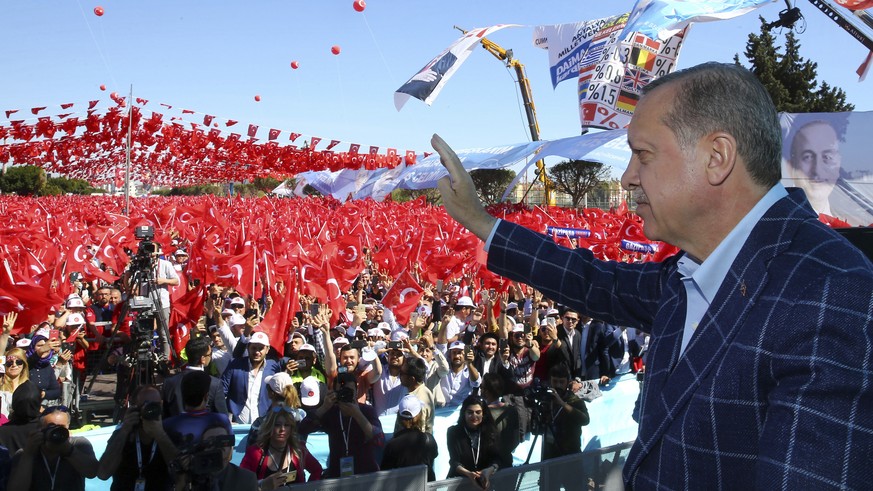 Turkey&#039;s President Recep Tayyip Erdogan addresses his supporters in Antalya, Turkey, Saturday, March 25, 2017. Erdogan on Friday has hit out at the head of Germany&#039;s intelligence service for ...