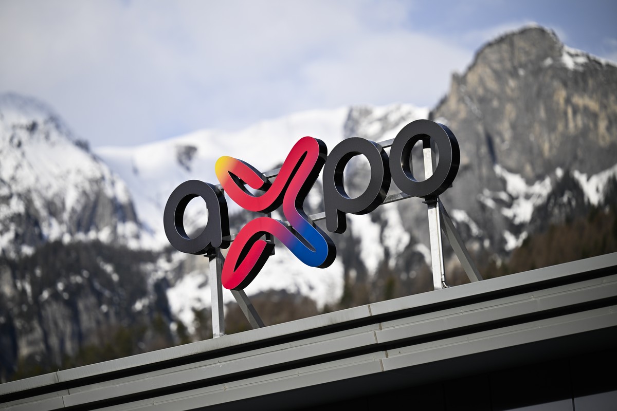 Logo der Axpo beim Wasserkraftwerk Reichenau, aufgenommen am Mittwoch, 14. Februar 2024, in Domat/EMS. (KEYSTONE/Gian Ehrenzeller)