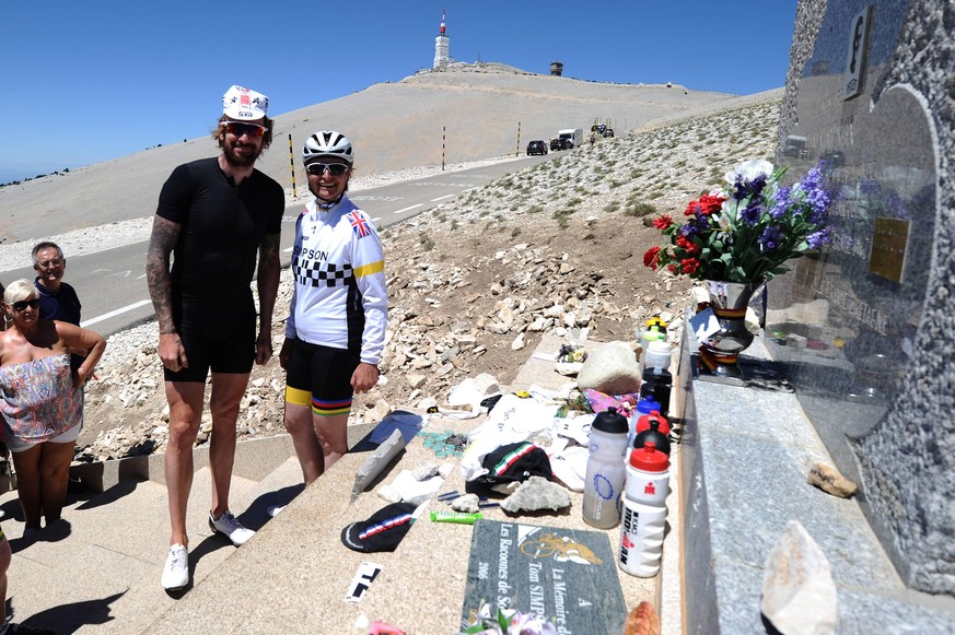Commemoration du 50eme anniversaire de la mort de Tom Simpson survenu lors de la 13eme etape du Tour de France 1967 sur les pentes du Mont Ventoux, Vaucluse, France En presence du coureur cycliste bri ...