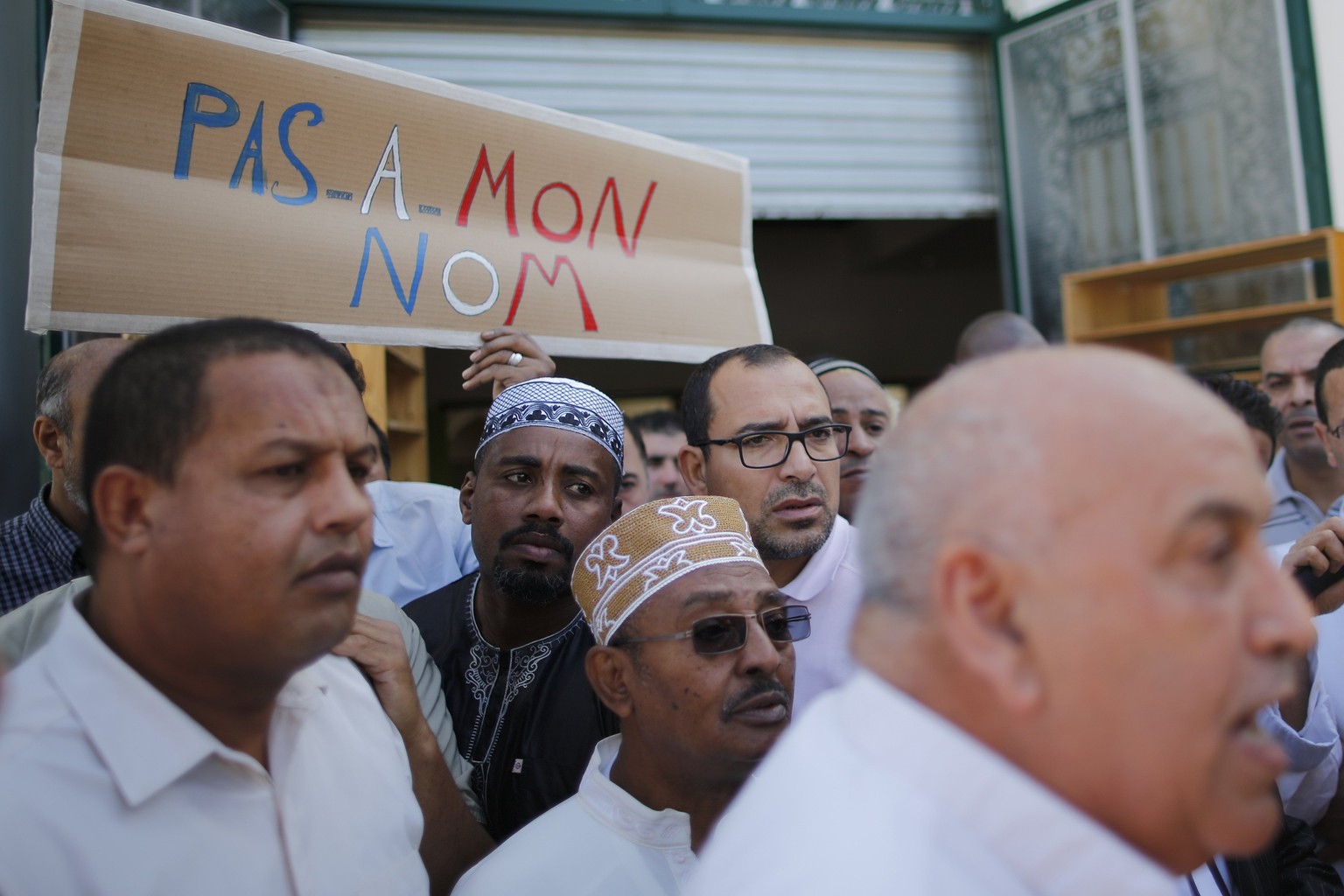 «Nicht in meinem Namen:» Französische Muslime demonstrieren in Nantes gegen den IS