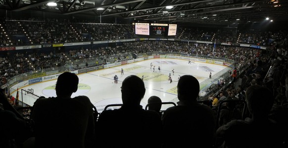 Blick in die neue Bossard Arena beim Eishockey Meisterschaftsspiel der National League A zwischen dem EV Zug und dem SC Bern am Freitag, 10. September 2010, in der Bossard Arena in Zug. (KEYSTONE/Urs  ...