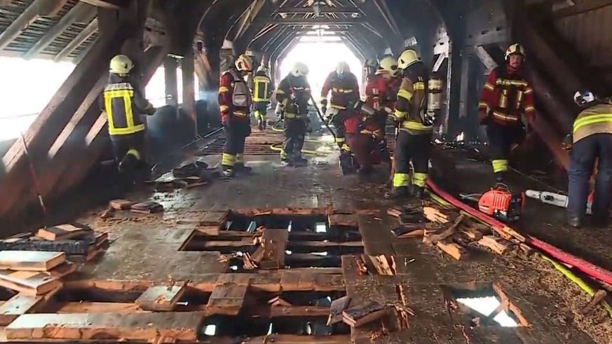 Brand der Holzbrücke in Olten am 28. März 2018. (Bild: az)