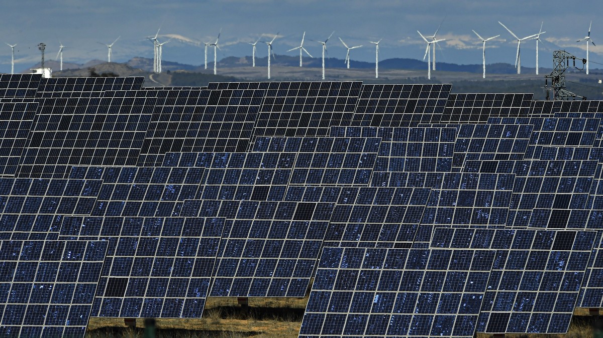 For the first time, 30% of global production comes from renewable energy sources