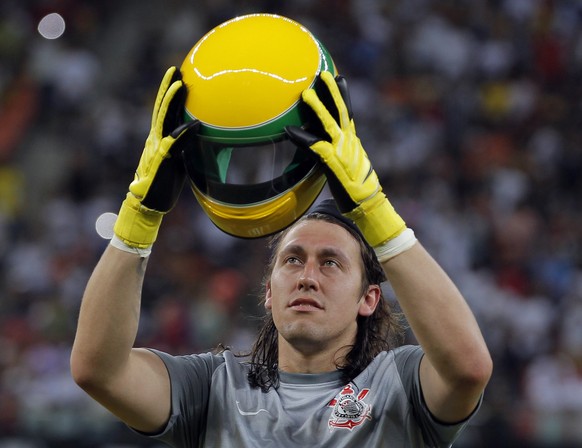 Goalie Cassio Ramos mit dem Senna-Helm.