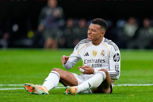 Real Madrid's Kylian Mbappe reacts during the Spanish La Liga soccer match between Real Madrid and Celta Vigo in Madrid, Spain, Sunday, Dec. 7, 2025. (AP Photo/Manu Fernandez)
Spain La Liga Socce ...