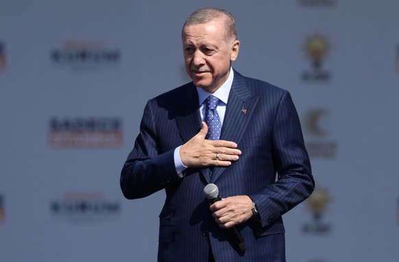 epa11241090 Turkish President Recep Tayyip Erdogan delivers a speech during the AK Party&#039;s election campaign rally in Istanbul, Turkey, 24 March 2024. The local elections in Turkey are scheduled  ...