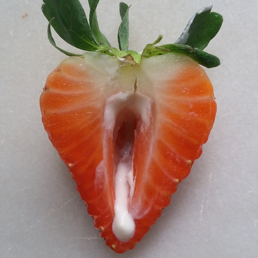 Heisse Erdbeeren: Nur Frucht oder schon Pornografie?