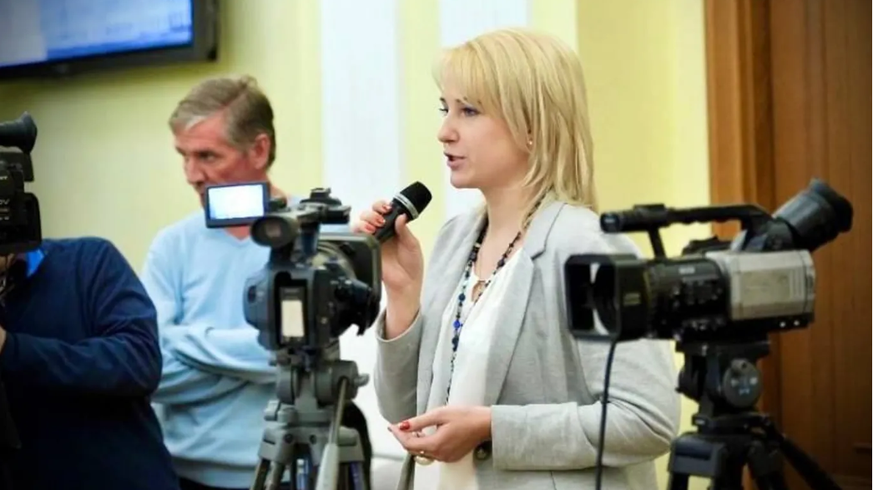 Ekaterina Duntsova arbeitet als Journalstin.
