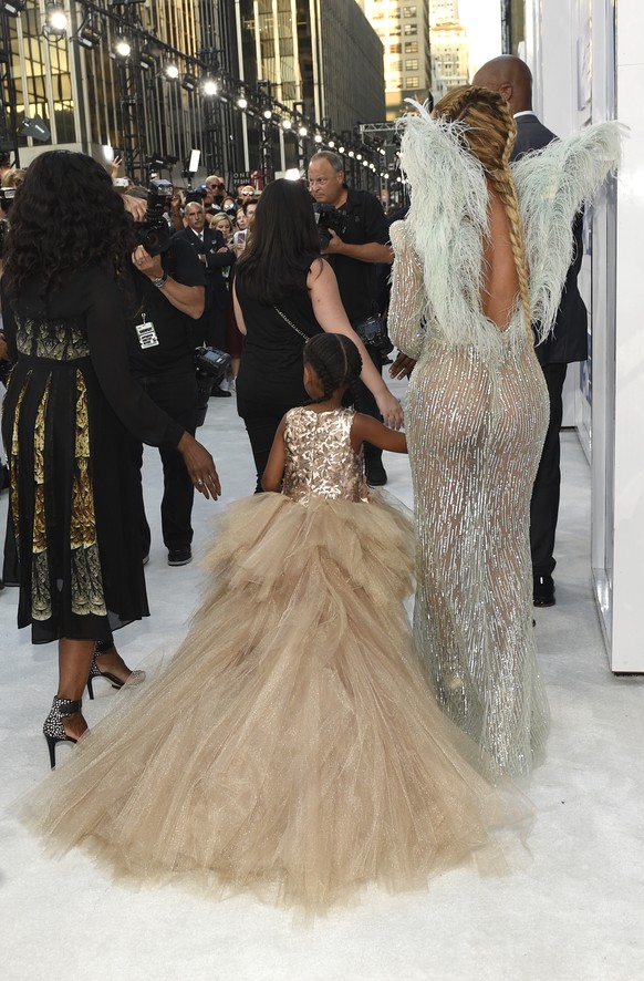 Beyonce, right, and her daughter Blue Ivy arrive at the MTV Video Music Awards at Madison Square Garden on Sunday, Aug. 28, 2016, in New York. (Photo by Chris Pizzello/Invision/AP)