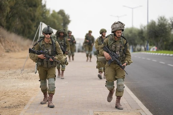 Israelische Soldaten nahe der Grenze zum Gazastreifen: Die Vorbereitungen für eine Bodenoffensive laufen.