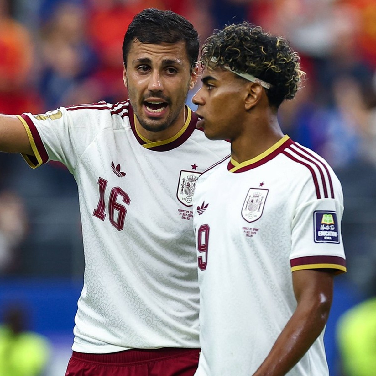 ARLINGTON, TX - July 14: Spain midfielder Rodri 16 talks to Spain forward Lamine Yamal 19 during the FIFA World Cup, WM, Weltmeisterschaft, Fussball semi-final match between France and Spain on July 1 ...