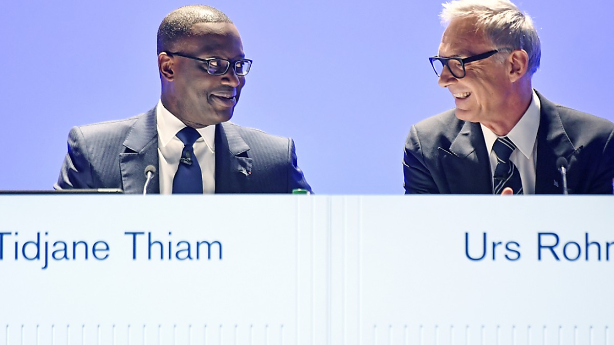 Die Führungsspitze der Grossbank Credit Suisse um Verwaltungsratspräsident Urs Rohner (rechts) und Konzernchef Tidjane Thiam (links) müssen sich um ihre Aktivitäten in den USA kümmern. (Archivbild)