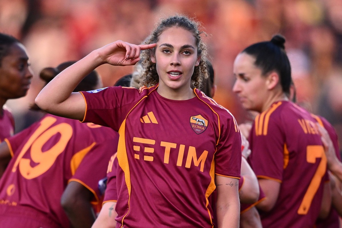 Roma V Como Women - Serie A femminile Alayah Pilgrim of A.S. Roma Femminile celebrates after scoring the fourth goal during Matchday 18 of the Serie A Women Athora Championship between A.S. Roma and F ...