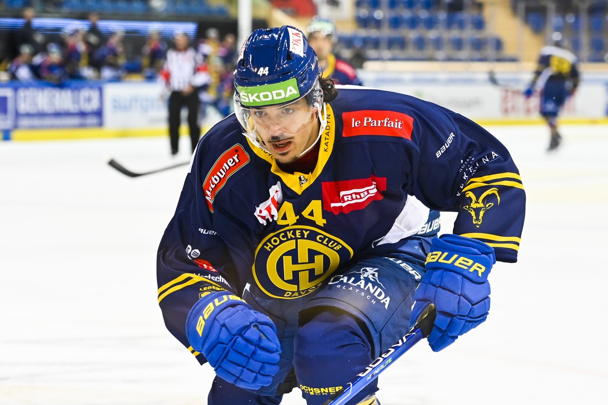 Davos' Matej Stransky beim Eishockey Testspiel der National League zwischen dem HC Davos und dem HC Lugano, am Dienstag, 24. August 2021, im Eisstadion in Davos. (KEYSTONE/Gian Ehrenzeller)
