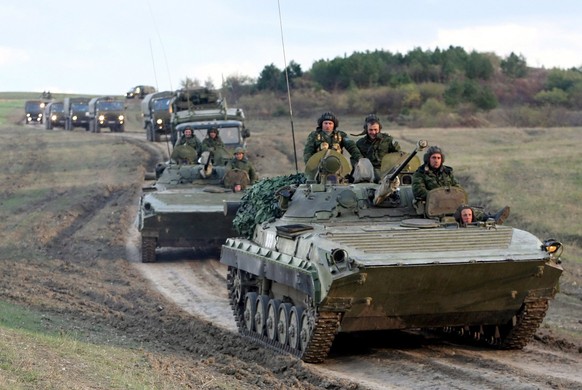 Russische Truppen bei einem Checkpoint 70 Kilometer entfernt von Tiflis.<br data-editable="remove">