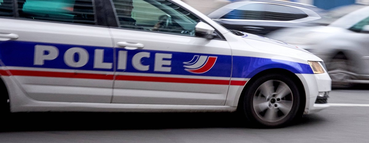 FRANCE-POLICE/INVESTIGATION A police car speeding through the streets of Paris during an intervention on January 19, 2025. Paris France PUBLICATIONxNOTxINxFRA Copyright: xAdnanxFarzatx originalFilenam ...