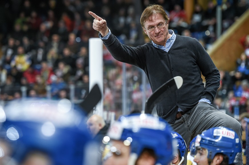 Davos coach Arno del Curto during the game between Team Canada and HC Davos at the 91th Spengler Cup ice hockey tournament in Davos, Switzerland, Thursday, December 28, 2017. (KEYSTONE/Melanie Duchene ...