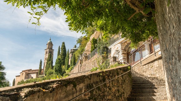 400 Treppenstufen bis zur «Santa Maria del Sasso».