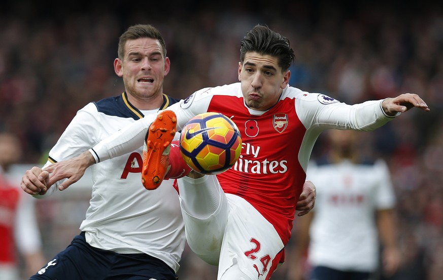 Britain Football Soccer - Arsenal v Tottenham Hotspur - Premier League - Emirates Stadium - 6/11/16 Arsenal&#039;s Mesut Ozil in action with Tottenham&#039;s Vincent Janssen Action Images via Reuters  ...