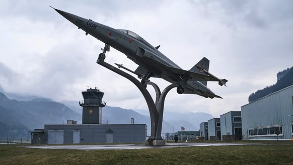 Ein aufgebockter Tiger auf dem Militärflugplatz von Meiringen.
Bild: Roland Schmid