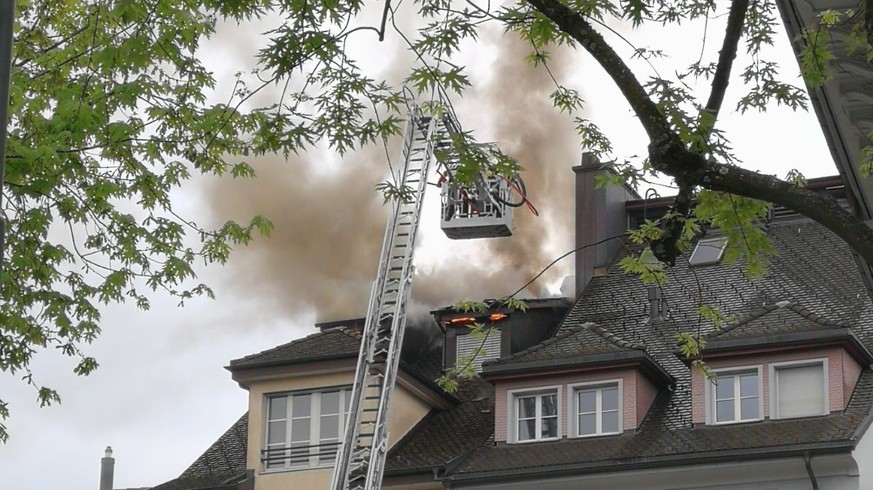 Feuer in einem Hotel in der Altstadt von Luzern
In einem Hotel in der Luzerner Altstadt ist am Mittwoch gegen Mittag ein Feuer ausgebrochen. Betroffen ist das Hotel Schlüssel am Franziskanerplatz.

Wi ...