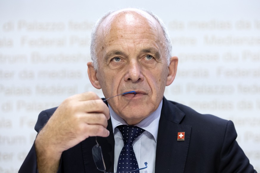 Bundesrat Ueli Maurer waehrend einer Medienkonferenz zur Abstimmungsvorlage ueber die Erhoehung der Kinderabzuege, am Freitag, 3. Juli 2020 in Bern. (KEYSTONE/Peter Klaunzer)