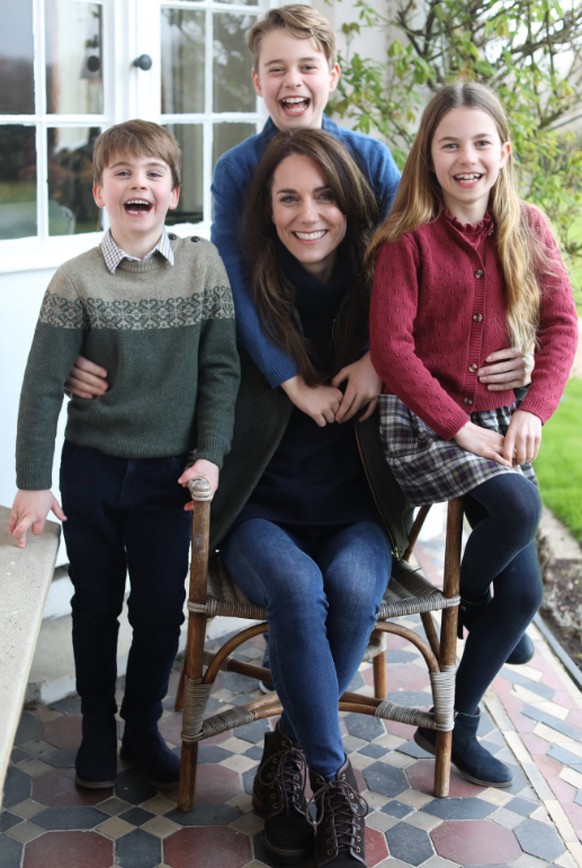 Kate fake royal photo