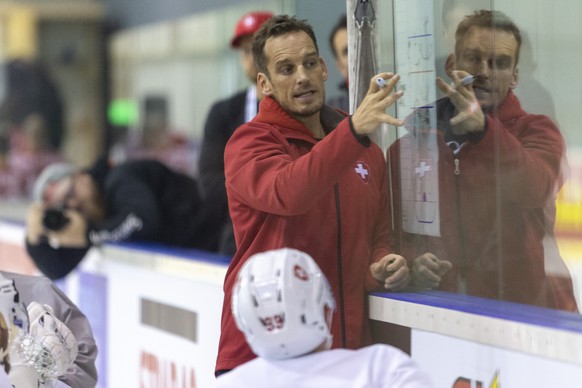 Switzerland's coach Patrick Fischer during a training session of the Swiss team at the IIHF 2019 World Ice Hockey Championships, at the Ondrej Nepela Arena in Bratislava, Slovakia, on Friday, May 10, 2019. (KEYSTONE/Melanie Duchene)