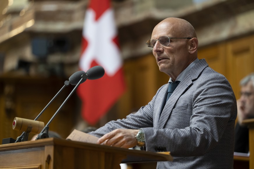 Alfred Heer, SVP-ZH, spricht zum Ordnungsantrag der SVP-Fraktion (23.9004) zur Videoansprache von Praesident Wolodymyr Selenski in Schweizer Parlament naechste 15 Juni, waehrend der Sommersession der  ...